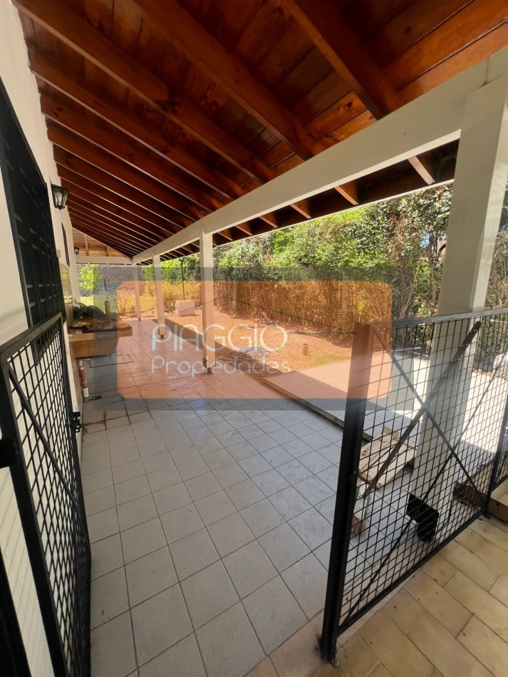 CASA QUINTA EN ALQUILER, 4 AMBIENTES CON IMPORTANTE PARQUE Y PILETA!!!