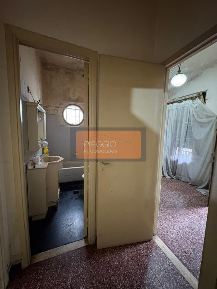 CASA SOBRE LOTE PROPIO- EXCELENTE OPORTUNIDAD DE INVERSION A LA VENTA 