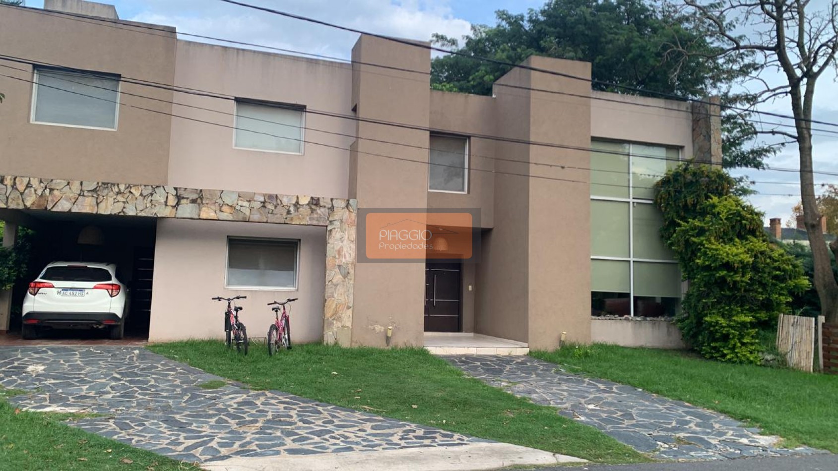 Imponente casa de 7 ambientes en exclusivo barrio cerrado - Con parque, pileta y amenities premium