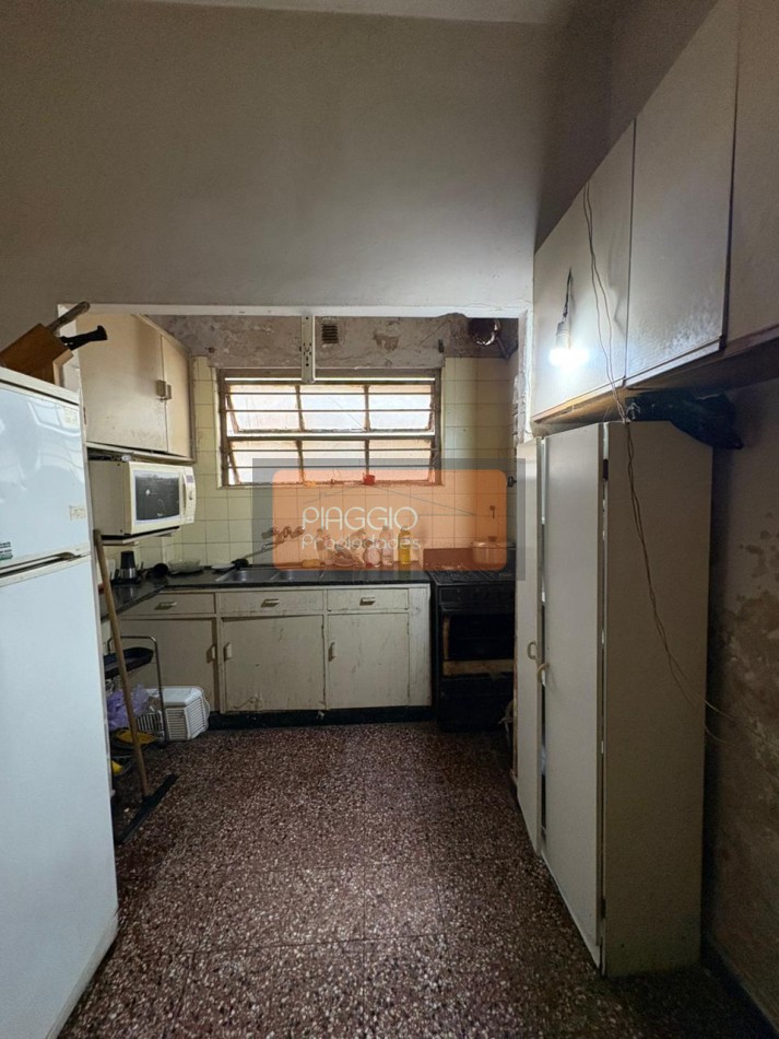 CASA SOBRE LOTE PROPIO- EXCELENTE OPORTUNIDAD DE INVERSION A LA VENTA 