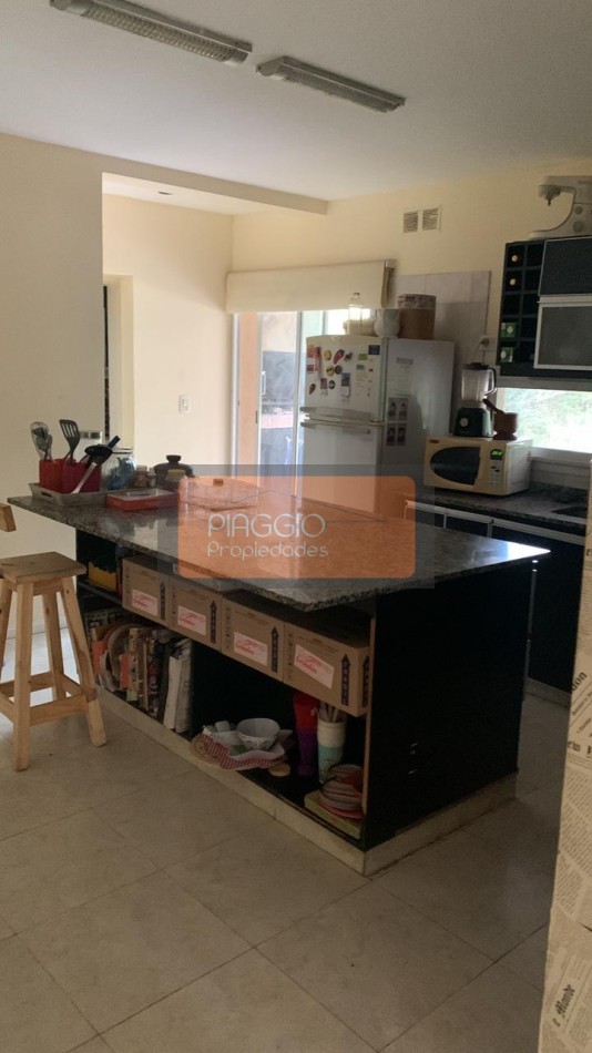 Imponente casa de 7 ambientes en exclusivo barrio cerrado - Con parque, pileta y amenities premium