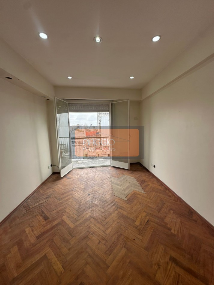 DEPARTAMENTO 3 AMBIENTES CON BALCON- EXCELENTE UBICACION!!