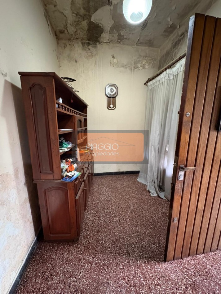 CASA SOBRE LOTE PROPIO- EXCELENTE OPORTUNIDAD DE INVERSION A LA VENTA 
