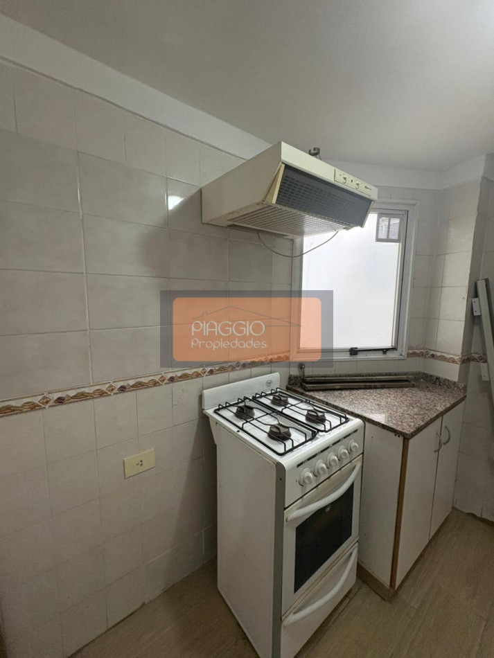 DEPARTAMENTO 3 AMBIENTES CON COCHERA Y BALCON EN ALQUILER