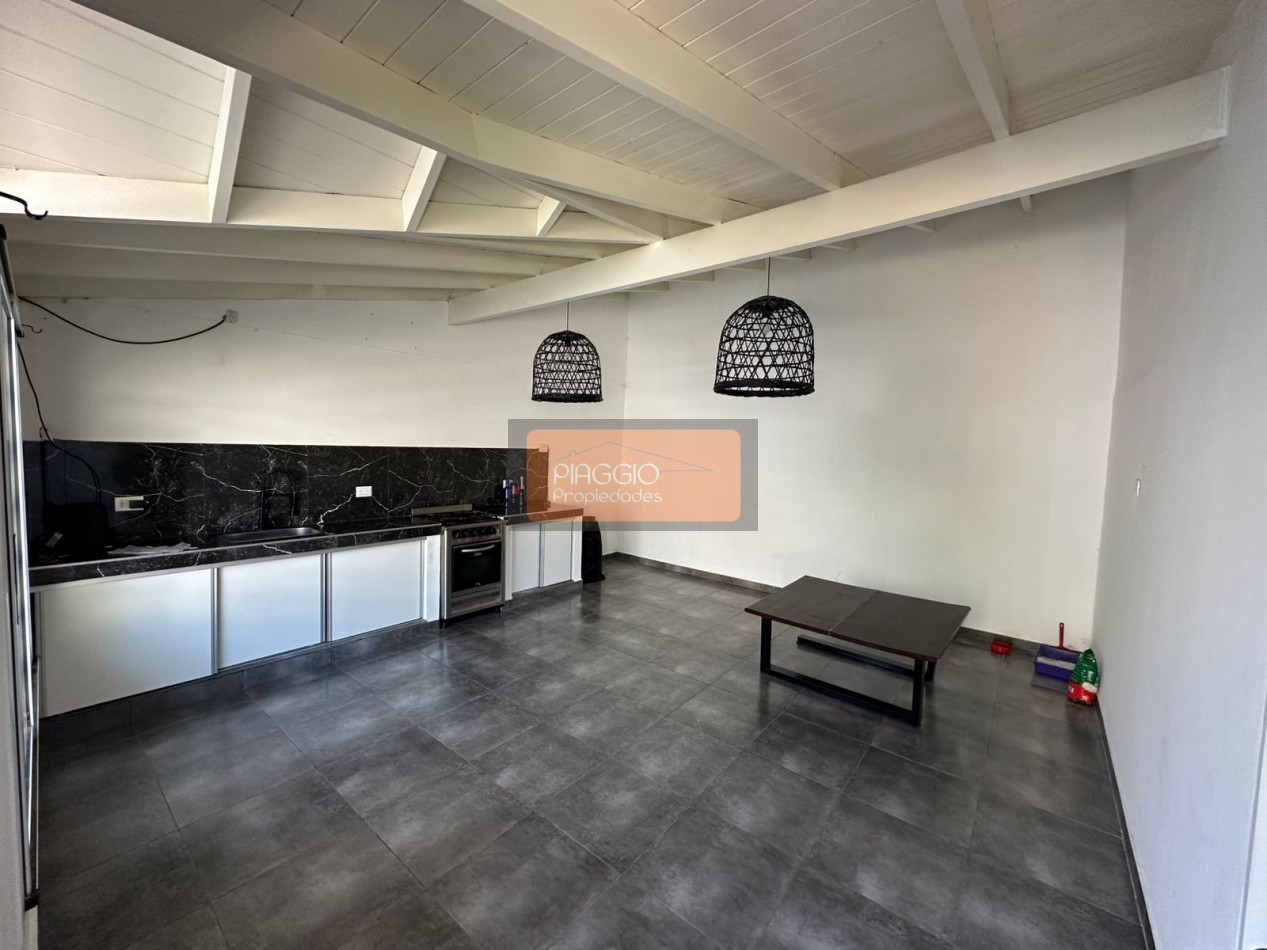 CASA DOS AMBIENTES CON PILETA EN ALQUILER