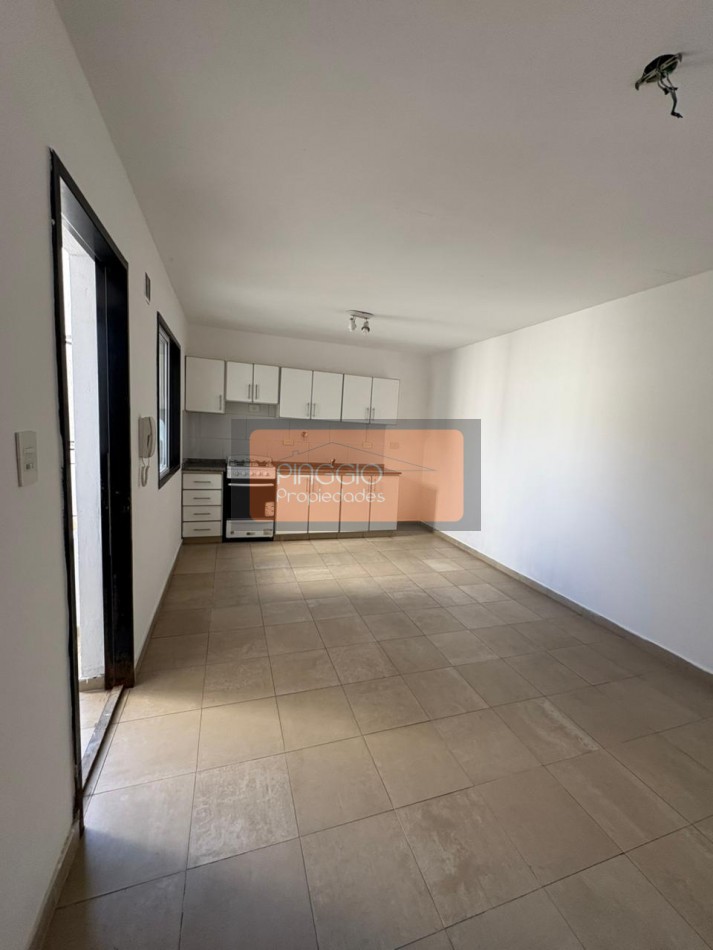 DEPARTAMENTO CON PATIO EN ALQUILER