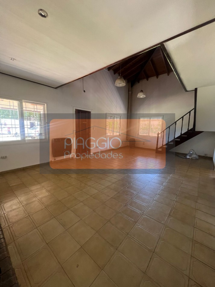 CASA QUINTA EN ALQUILER, 4 AMBIENTES CON IMPORTANTE PARQUE Y PILETA!!!