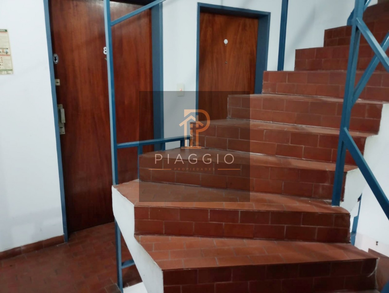 DEPARTAMENTO 2 AMBIENTES CON COCHERA CASEROS