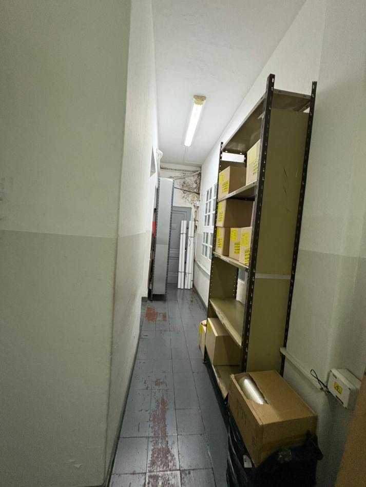 GALPON IMPORTANTE CON OFICINAS EN DOS PLANTAS 