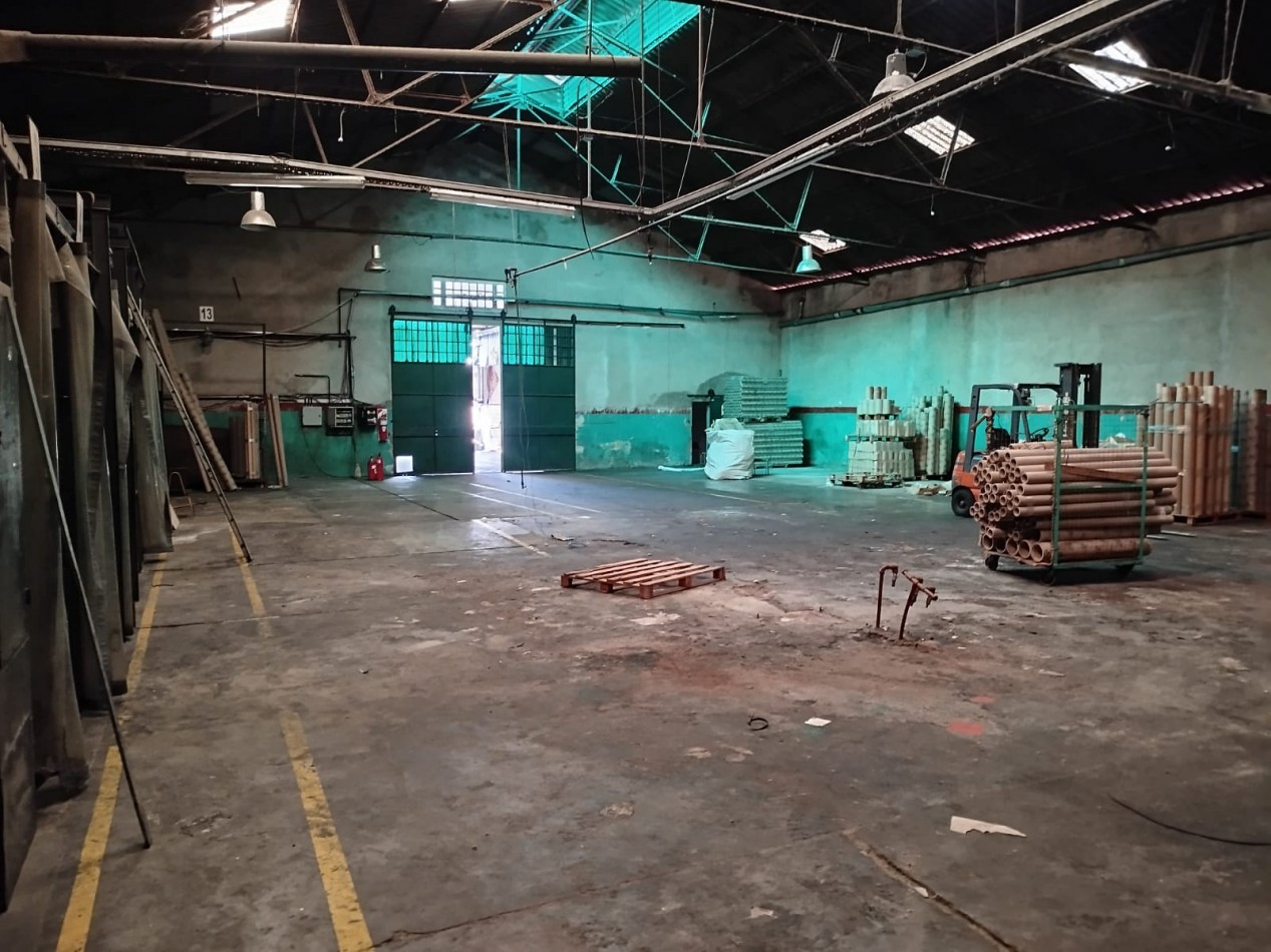 GALPON IMPORTANTE CON OFICINAS EN DOS PLANTAS 