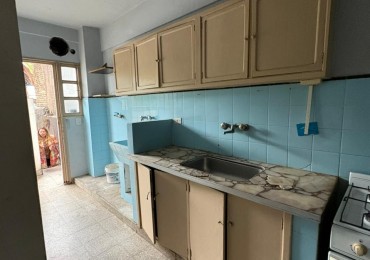 DEPARTAMENTO TRES AMBIENTES CON JARDIN PRIVADO- UNICO.