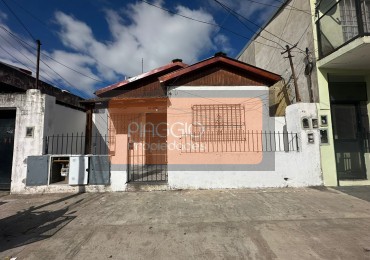 CASA PREFABRICADA TRES AMBIENTES CON PATIO MUY LUMINOSA!!