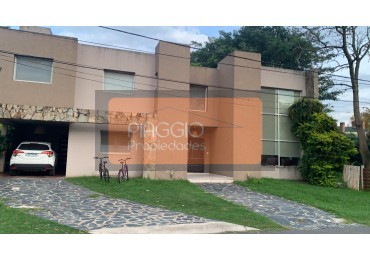 Imponente casa de 7 ambientes en exclusivo barrio cerrado - Con parque, pileta y amenities premium
