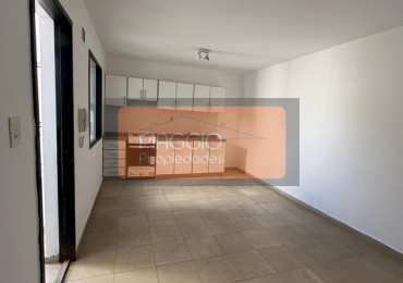 DEPARTAMENTO CON PATIO EN ALQUILER